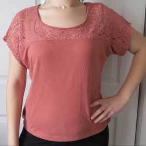 T-shirt with lace detailing on shoulders
